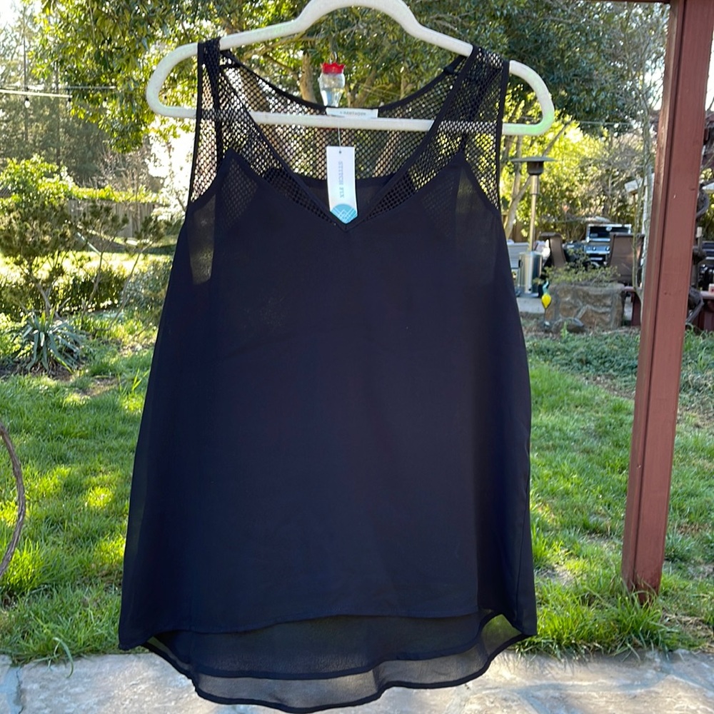🌺 41 HAWTHORN; BNWT! Stitch Fix - Alemany Mesh Detail Lined V-Neck Blouse Sz. M!